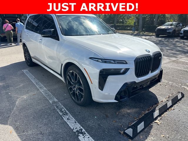 2023 BMW X7 M60i