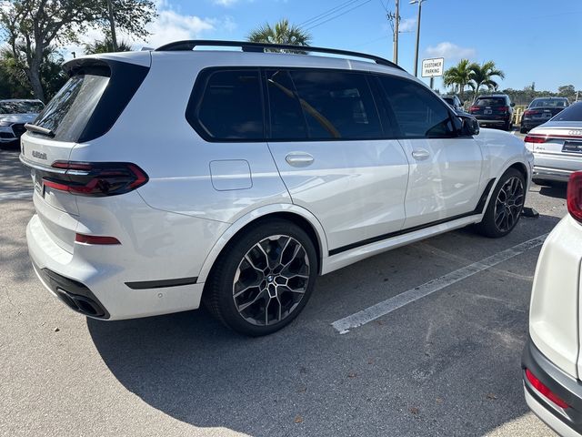 2023 BMW X7 M60i