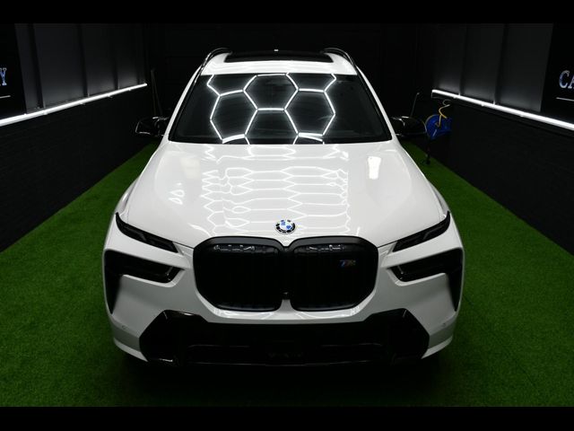 2023 BMW X7 M60i