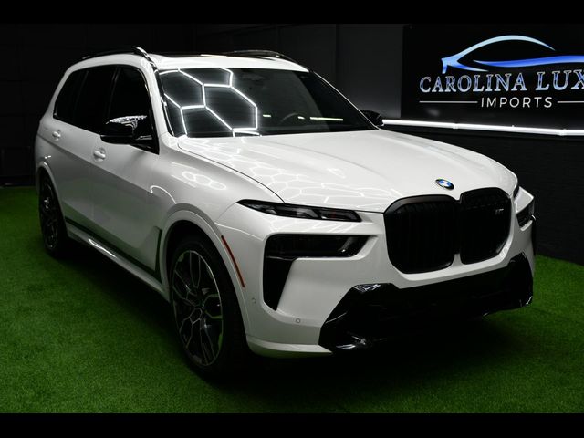2023 BMW X7 M60i