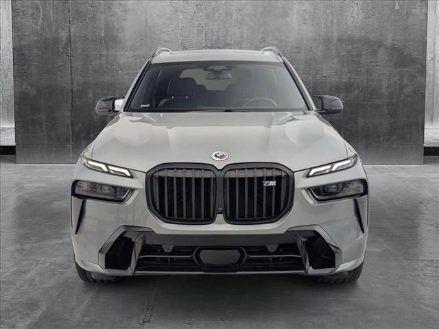 2023 BMW X7 M60i