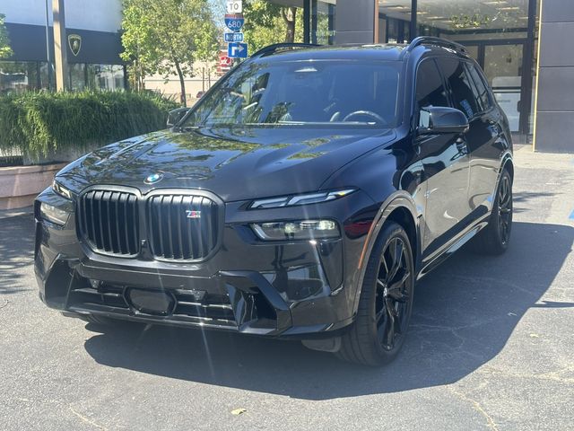 2023 BMW X7 M60i