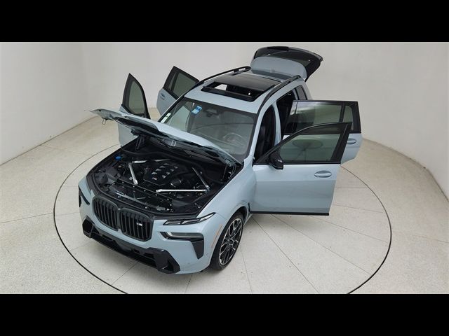 2023 BMW X7 M60i