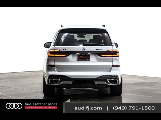 2023 BMW X7 M60i