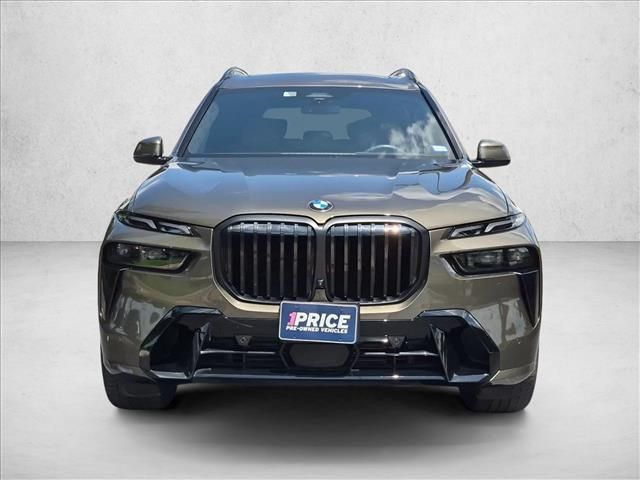 2023 BMW X7 M60i