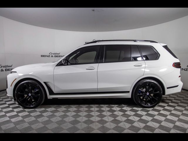2023 BMW X7 M60i