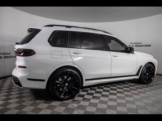 2023 BMW X7 M60i