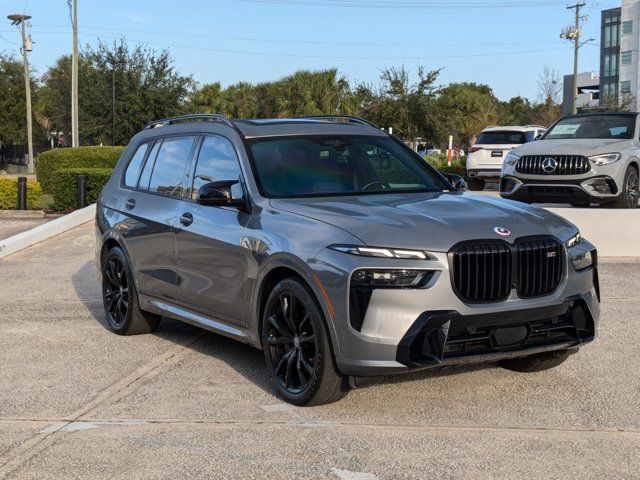 2023 BMW X7 M60i