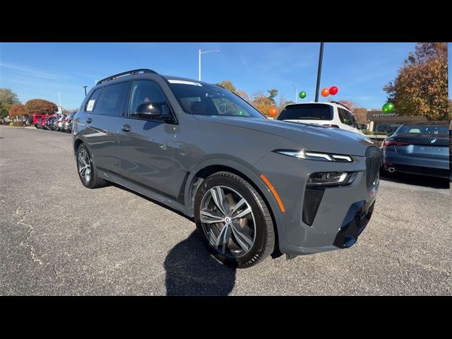 2023 BMW X7 M60i