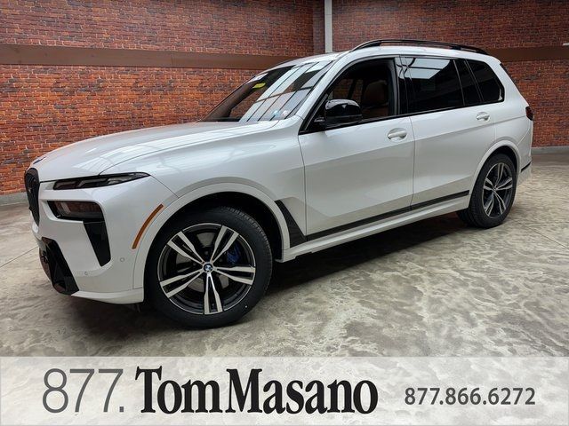 2023 BMW X7 M60i