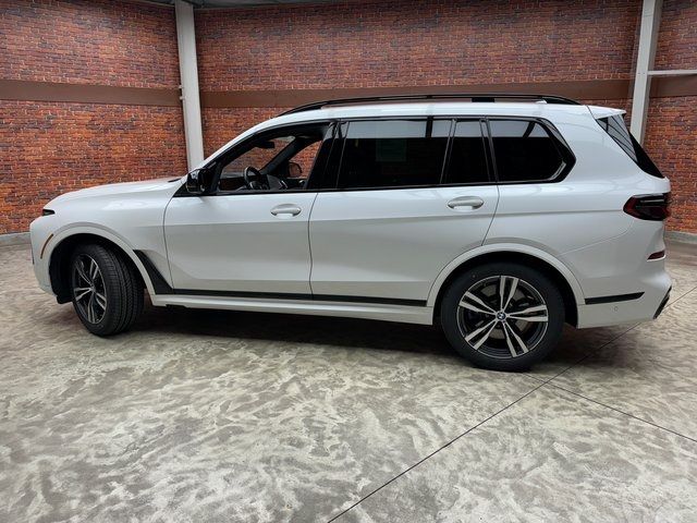 2023 BMW X7 M60i