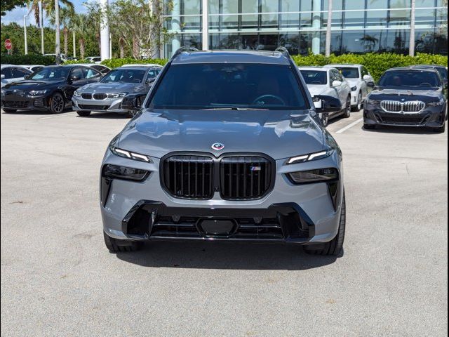 2023 BMW X7 M60i