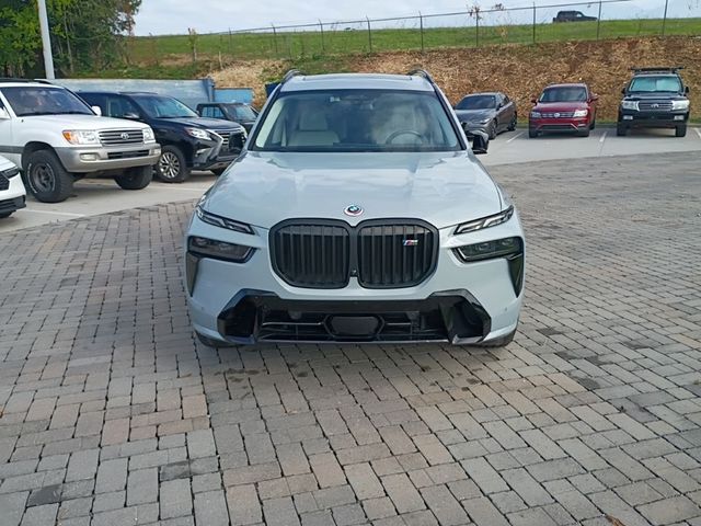 2023 BMW X7 M60i