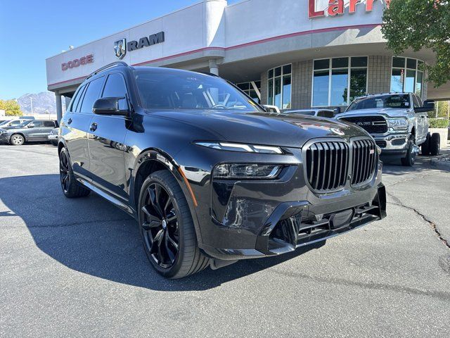 2023 BMW X7 M60i