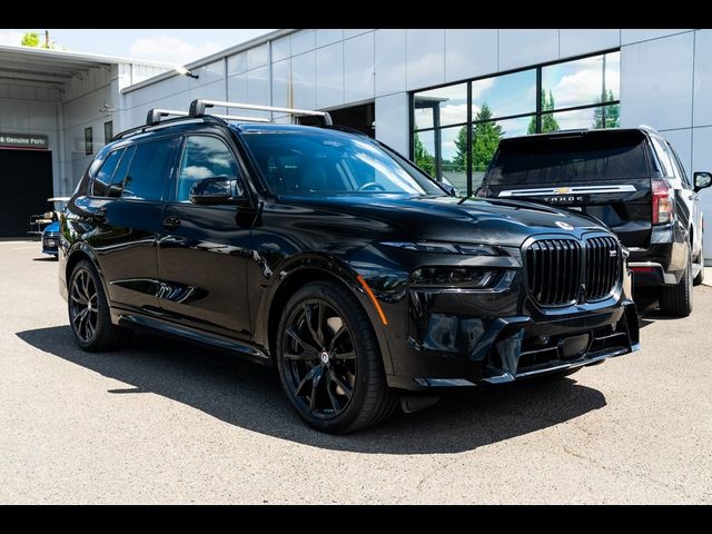 2023 BMW X7 M60i