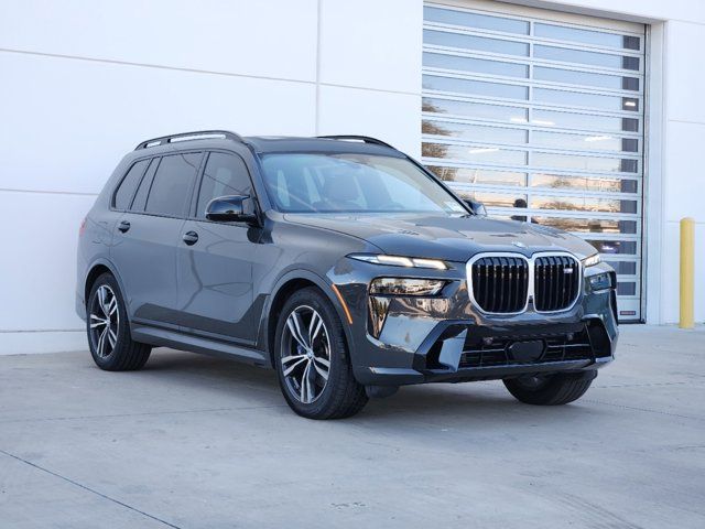 2023 BMW X7 M60i