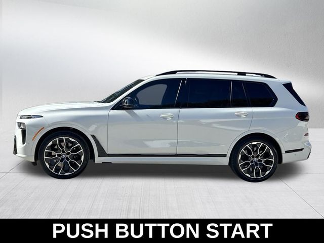 2023 BMW X7 M60i