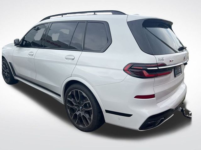 2023 BMW X7 M60i