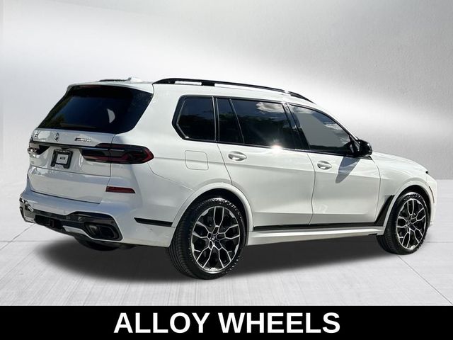 2023 BMW X7 M60i