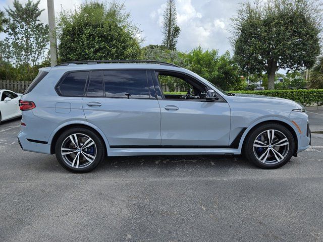 2023 BMW X7 M60i