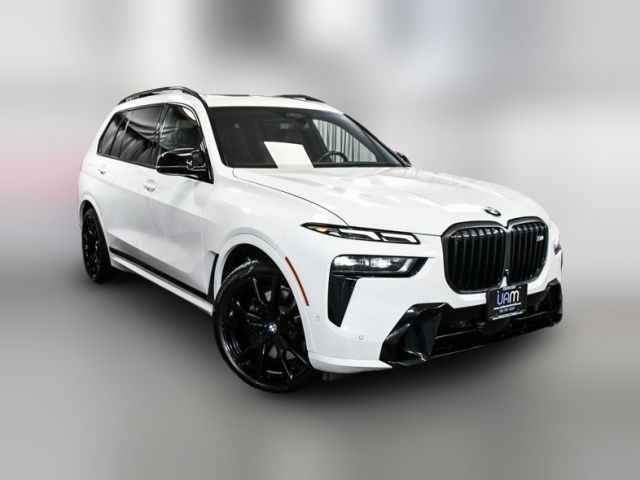 2023 BMW X7 M60i