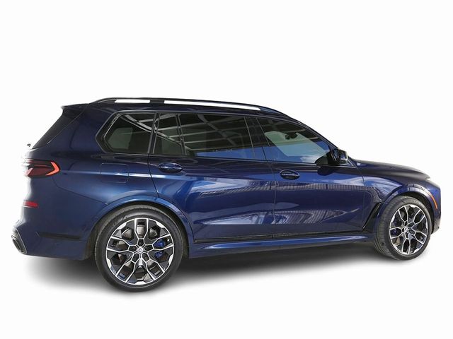 2023 BMW X7 M60i