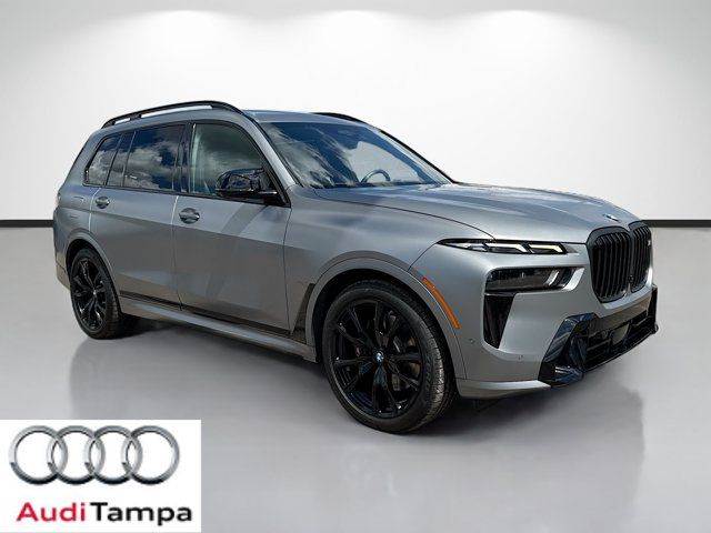 2023 BMW X7 M60i