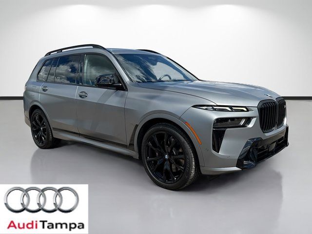 2023 BMW X7 M60i