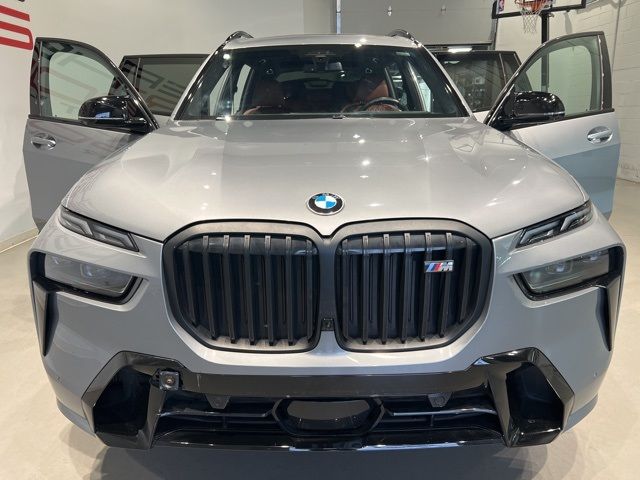 2023 BMW X7 M60i