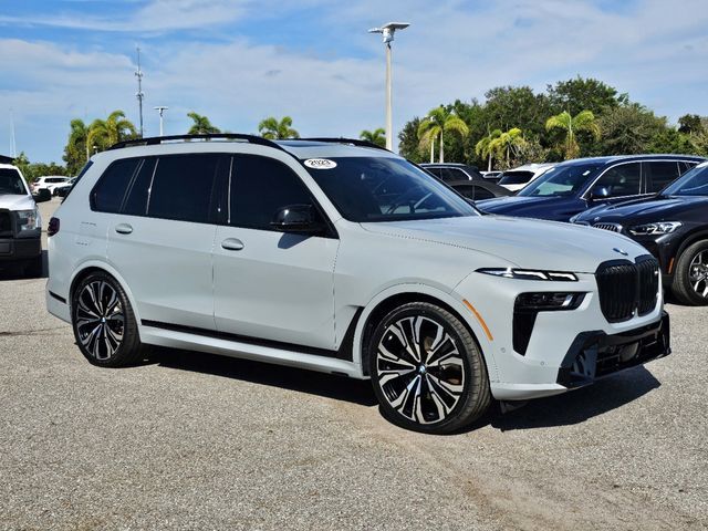 2023 BMW X7 M60i