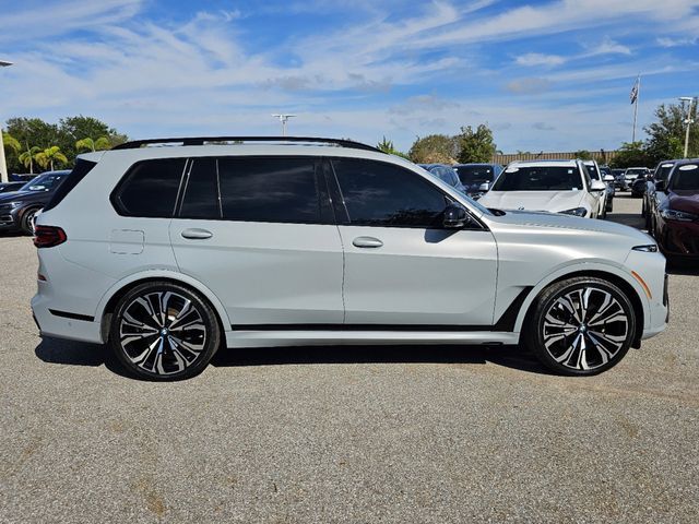 2023 BMW X7 M60i