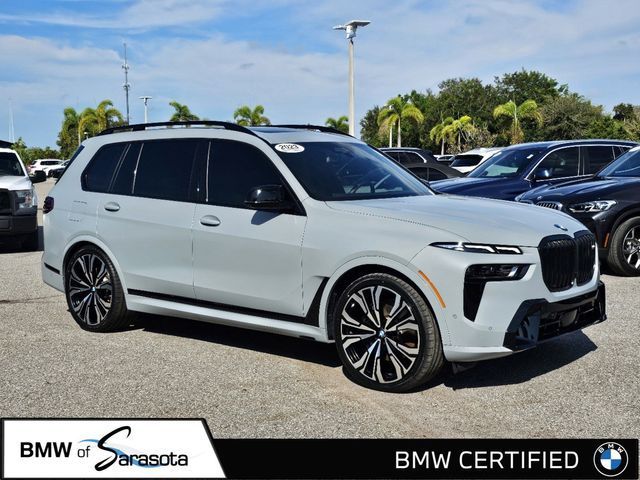 2023 BMW X7 M60i