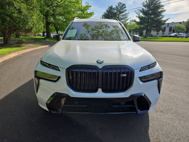2023 BMW X7 M60i