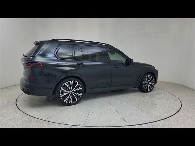 2023 BMW X7 M60i