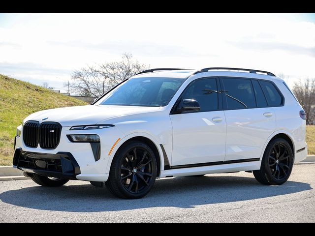 2023 BMW X7 M60i
