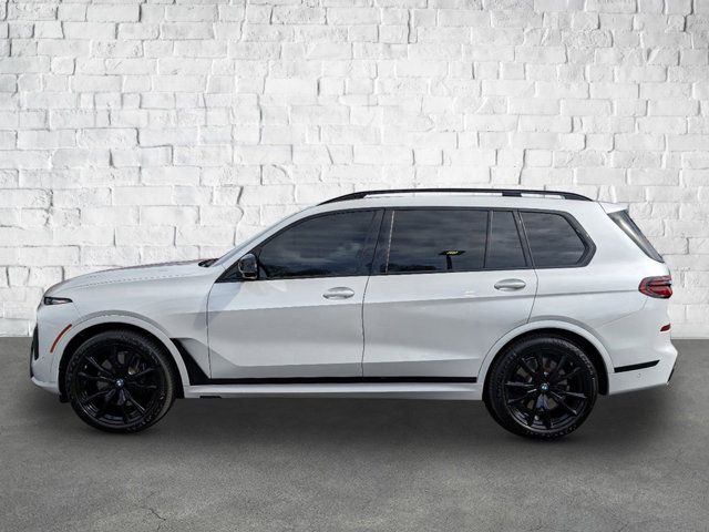 2023 BMW X7 M60i