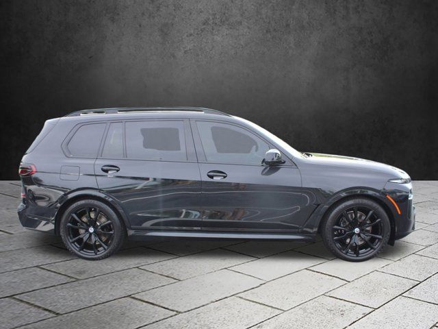 2023 BMW X7 M60i