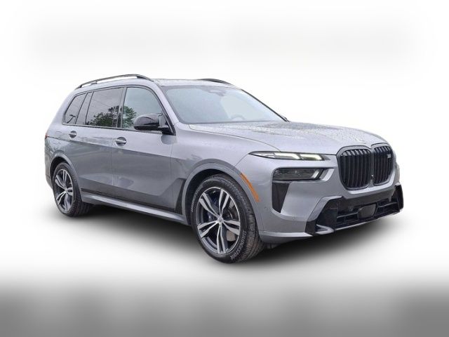 2023 BMW X7 M60i