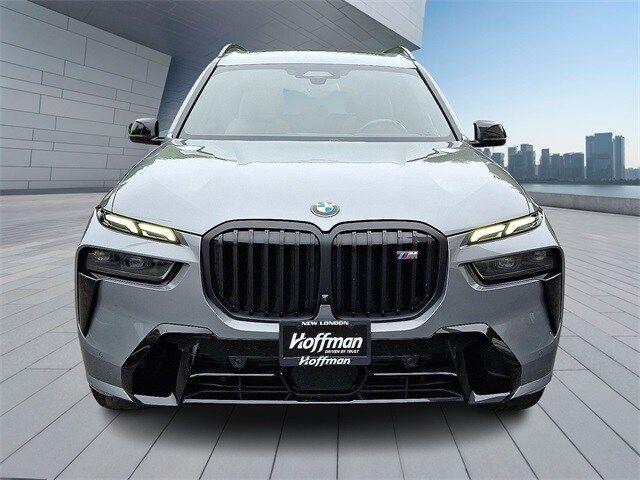 2023 BMW X7 M60i