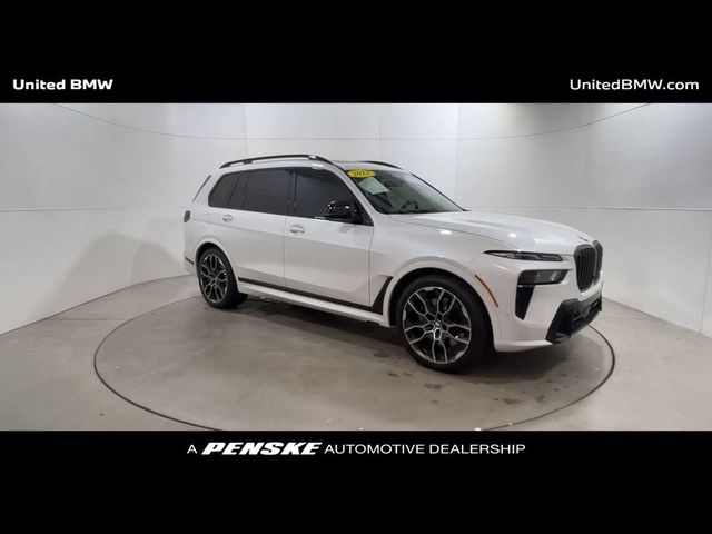 2023 BMW X7 M60i