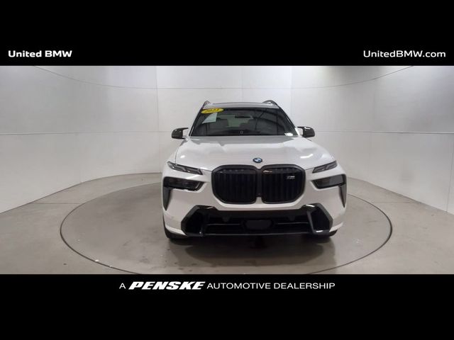 2023 BMW X7 M60i