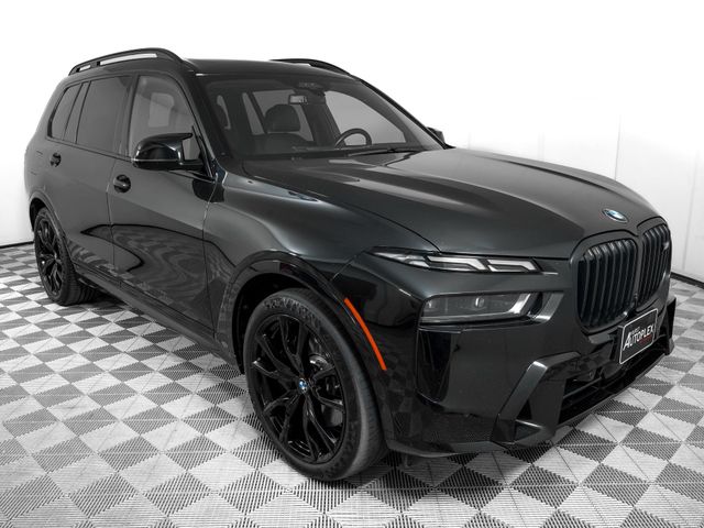 2023 BMW X7 M60i
