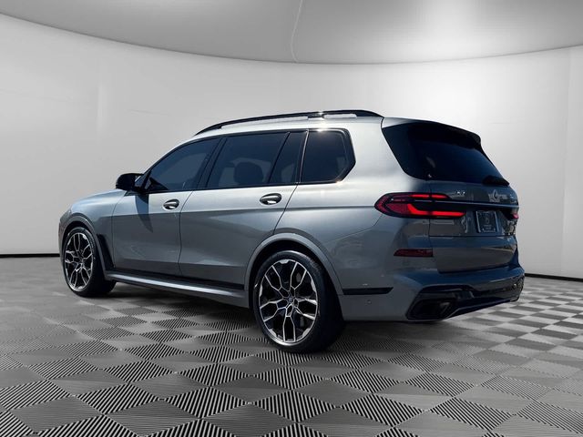 2023 BMW X7 M60i