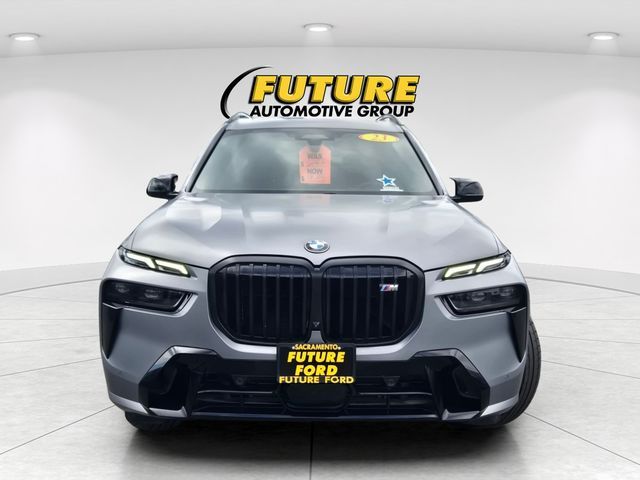 2023 BMW X7 M60i