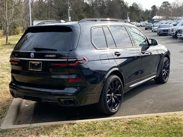 2023 BMW X7 M60i