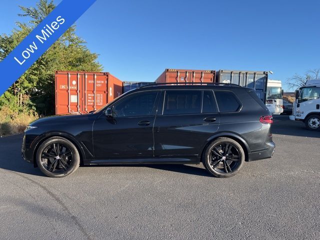 2023 BMW X7 M60i