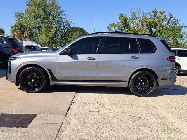 2023 BMW X7 M60i