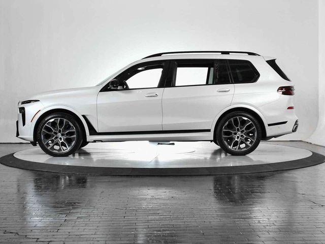 2023 BMW X7 M60i