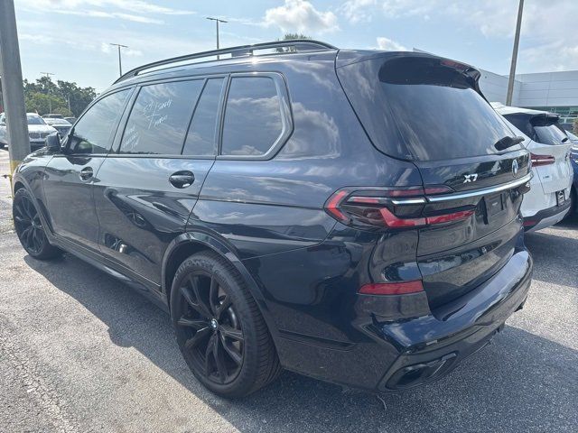 2023 BMW X7 M60i
