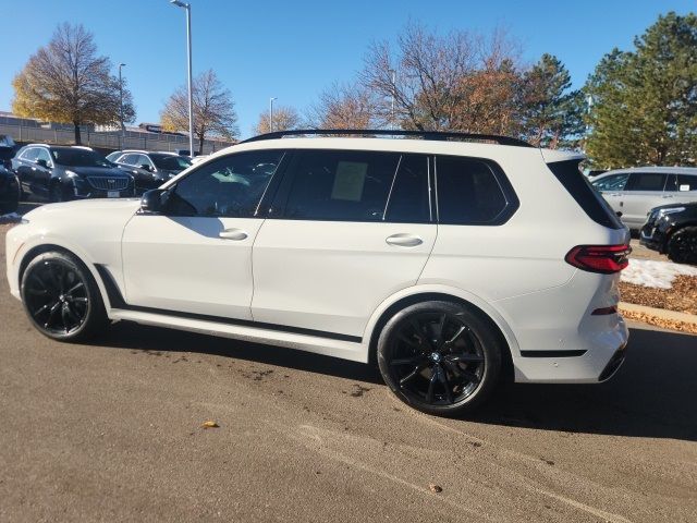 2023 BMW X7 M60i